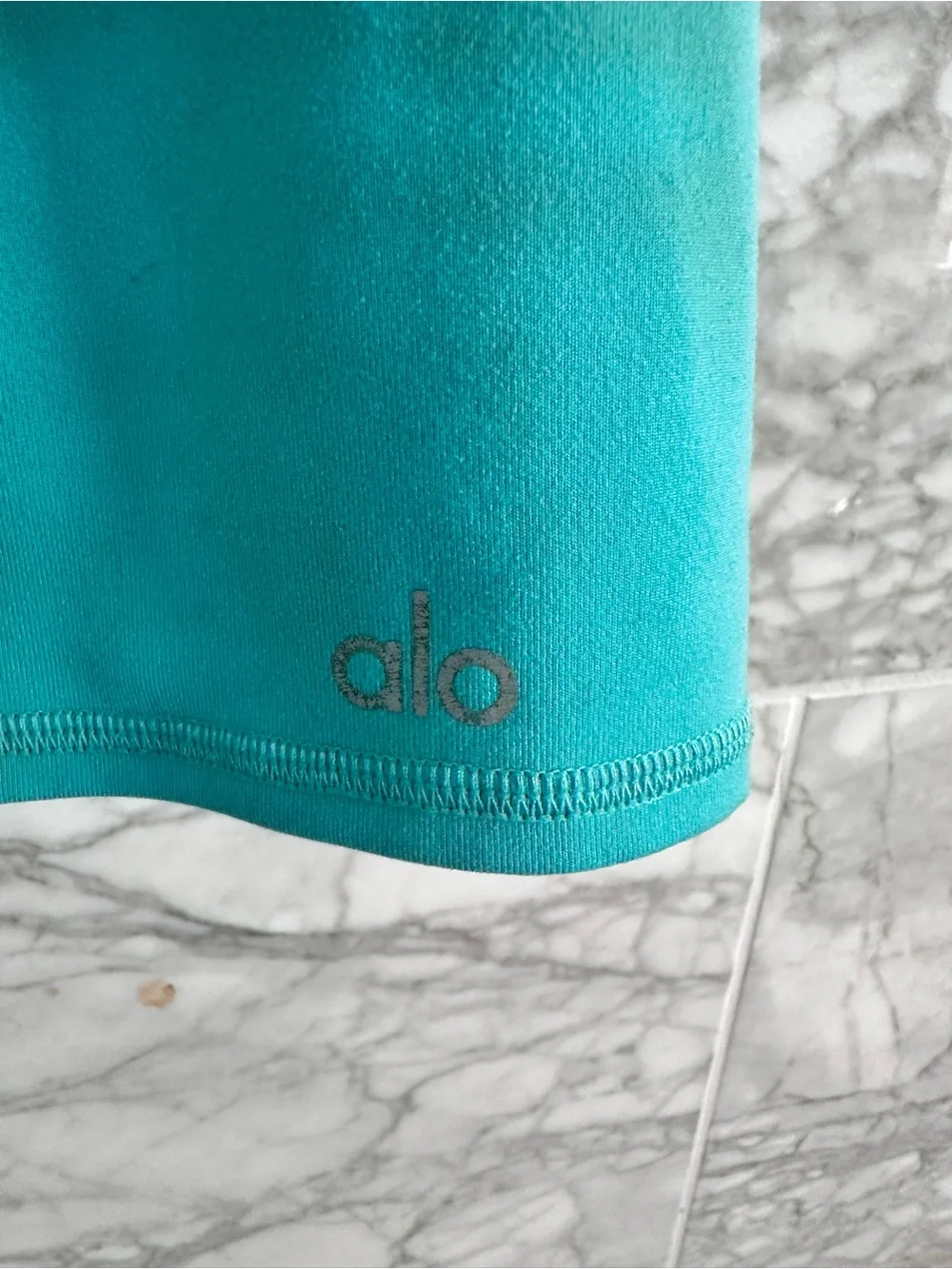 🩵 ALO SET! Yoga Teal V-Neck Crop Top Bra and Matching Bike Shorts Set medium